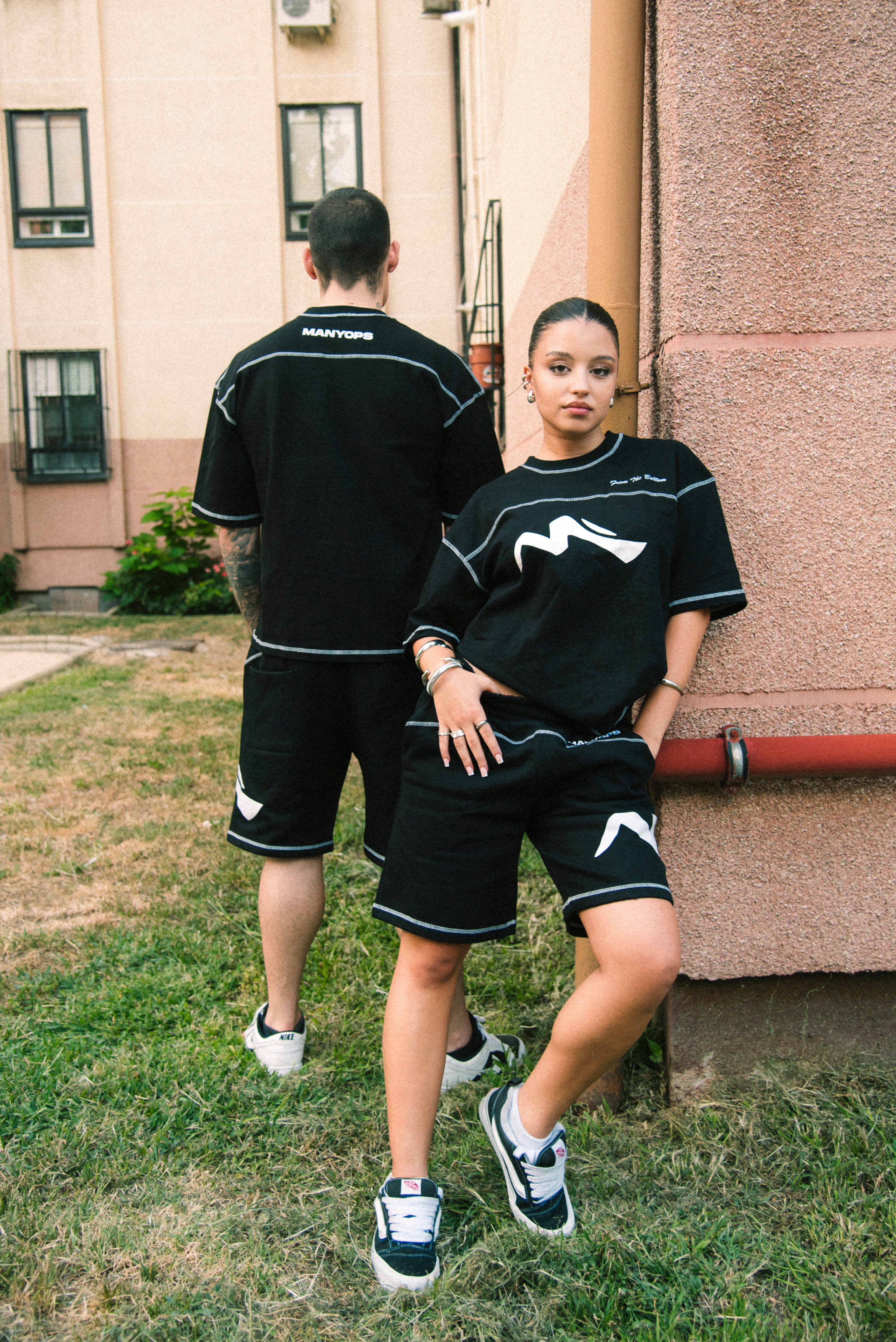 BASIC SHORT BLACK
